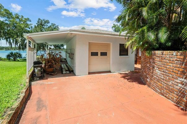 Detached Garage, Exterior