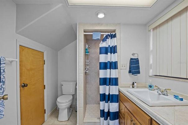 Bathroom, Interior, Tile Countertops