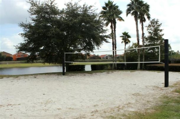 Exterior, Lake