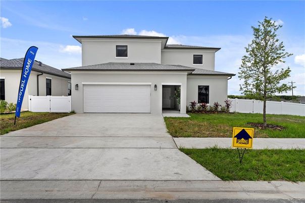 Attached, Exterior, Facade, Modern