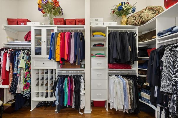 Interior, Walk-in Closets, Wood Texture Flooring
