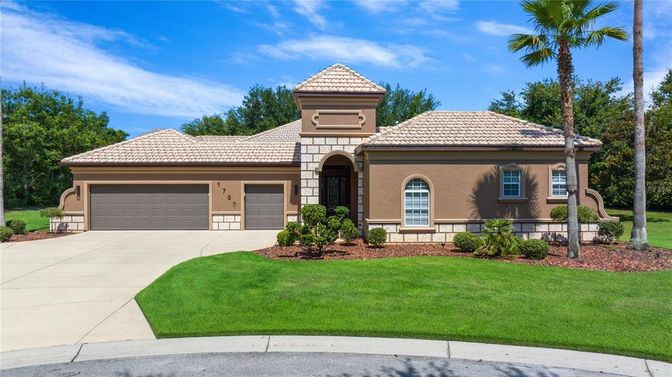 Attached, Exterior, Facade, Mediterranean