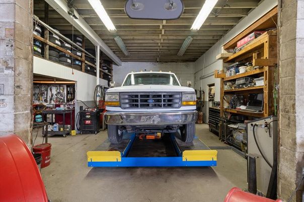 Garage, Interior