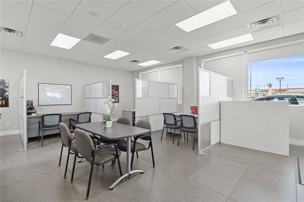 Dining room, Interior, Recessed Lighting