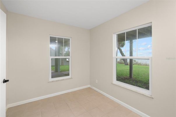 Empty room, Interior