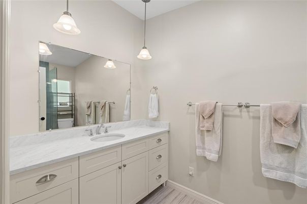Bathroom, Dual Sink Vanities, Interior, Pendant Lights