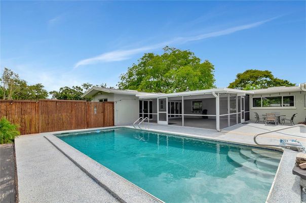 Exterior, Pool