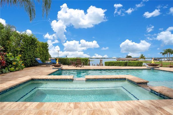 Exterior, Pool