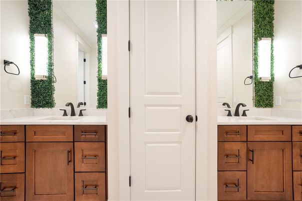 Bathroom, Dual Sink Vanities, Interior