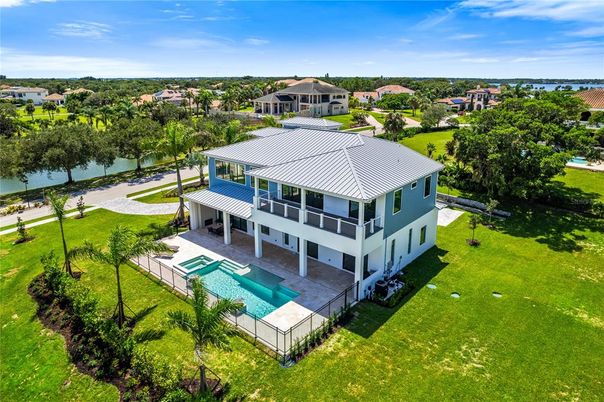 Exterior, Drone