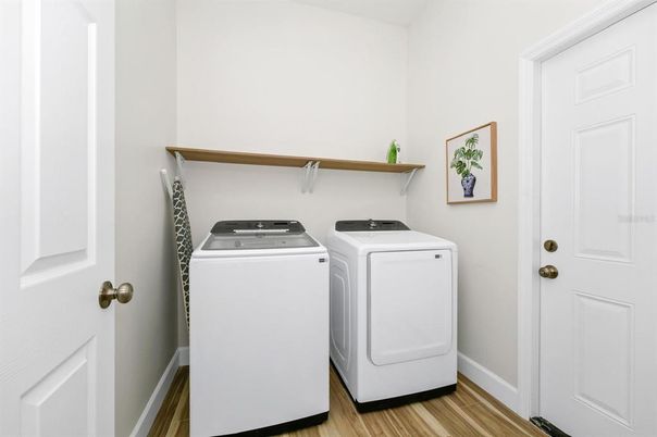 Interior, Washer, Wood Texture Flooring