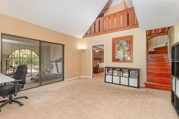 Home Office, Interior