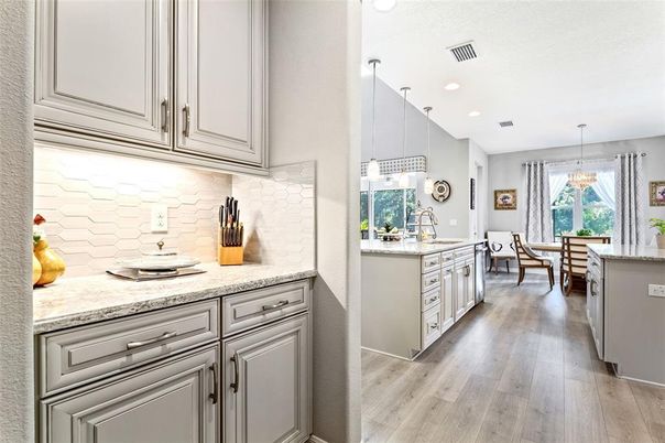 Chandelier, Dining room, Interior, Kitchen, Pendant Lights, Recessed Lighting, Wood Texture Flooring