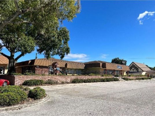 Backyard, Exterior, Facade, Brick Facade, Ranch