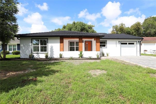 Attached, Exterior, Facade, Ranch