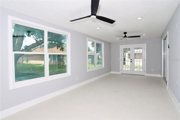 Empty room, Interior, Recessed Lighting