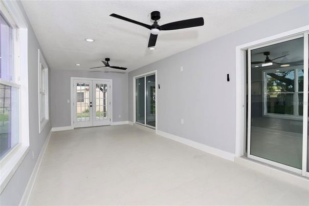 Empty room, Interior, Recessed Lighting