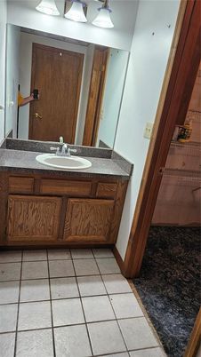 Bathroom, Dual Sink Vanities, Interior