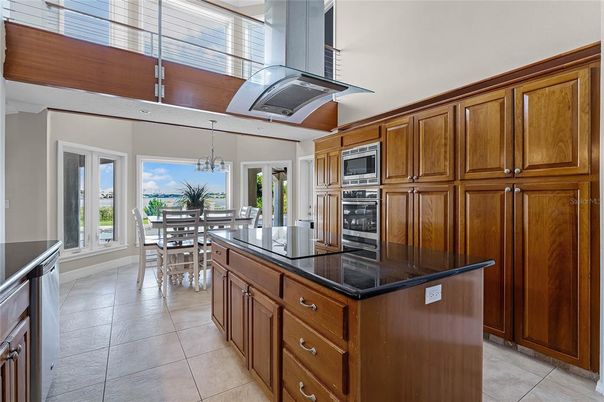 Dining room, Interior, Kitchen, Pendant Lights, Stainless Steel Appliances