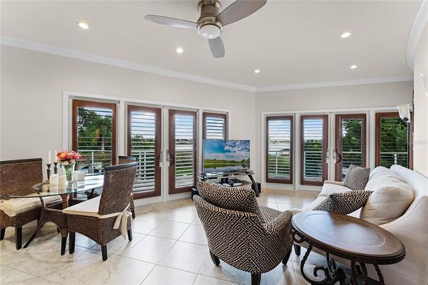 Dining room, Interior, Recessed Lighting