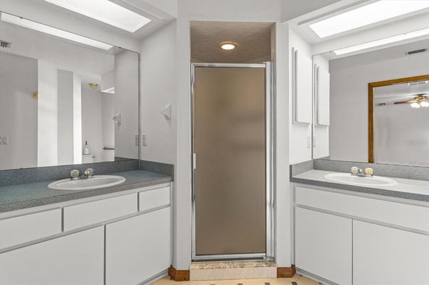 Bathroom, Dual Sink Vanities, Interior, Recessed Lighting