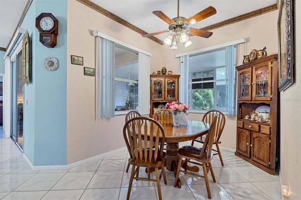 Dining room, Interior