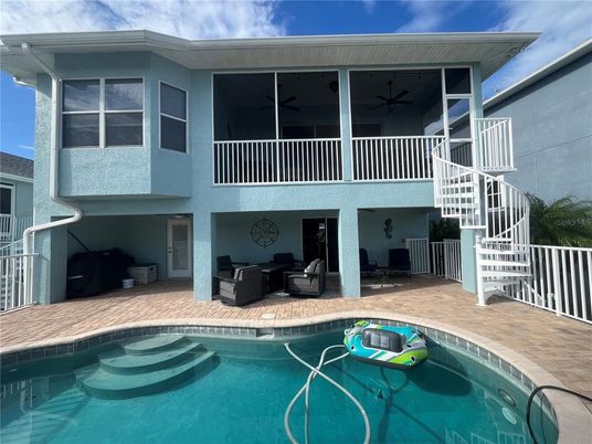 Exterior, Pool