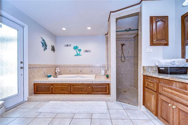 Bathroom, Interior, Recessed Lighting