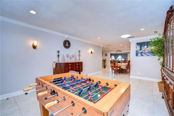 Billiard Table, Dining room, Game Room, Interior, Recessed Lighting