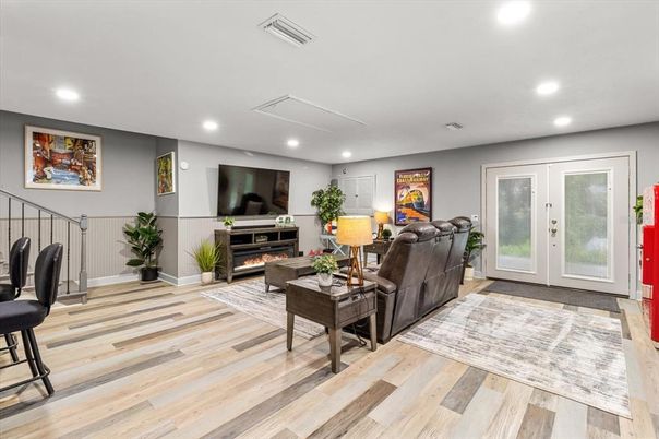 Interior, Living room, Recessed Lighting, Wood Texture Flooring