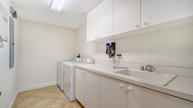 Interior, Washer