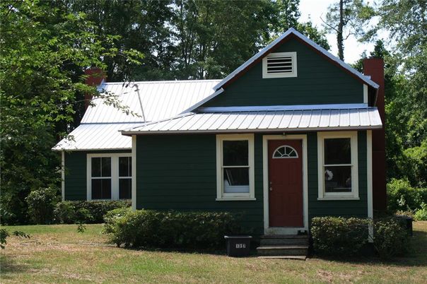 Exterior, Facade, Farmhouse