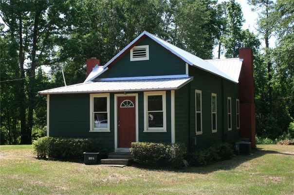 Exterior, Facade, Cape Cod