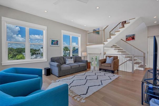 Interior, Living room, Recessed Lighting, Wood Texture Flooring