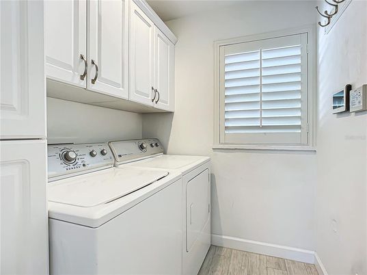 Interior, Utility Closets, Washer, Wood Texture Flooring