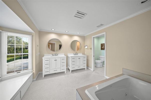 Bathroom, Dual Sink Vanities, Interior, Recessed Lighting