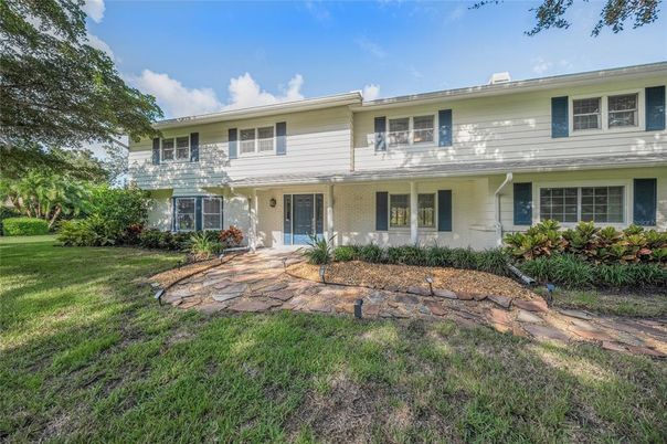 Exterior, Facade, Raised Ranch