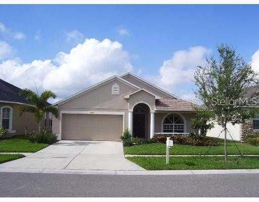 Attached, Exterior, Facade, Ranch
