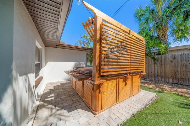Exterior, Hot Tub