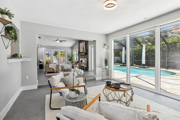 Interior, Living room, Recessed Lighting, Sun Room