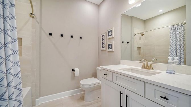 Bathroom, Interior, Recessed Lighting