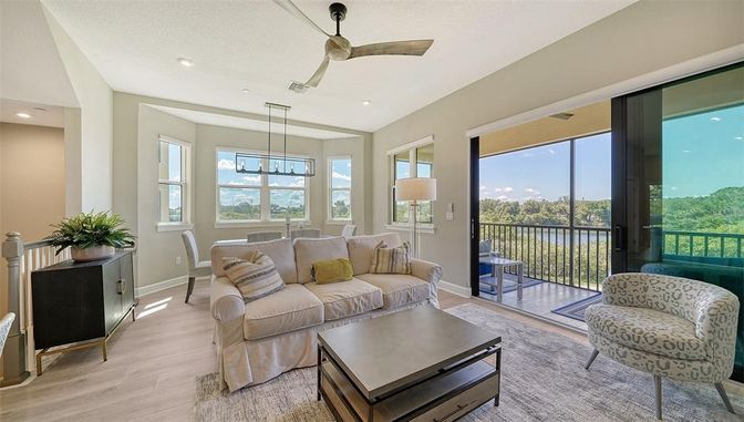 Dining room, Interior, Living room, Pendant Lights, Recessed Lighting, Wood Texture Flooring