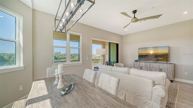Dining room, Interior, Recessed Lighting
