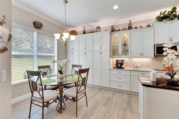 Chandelier, Dining room, Interior, Recessed Lighting, Wood Texture Flooring