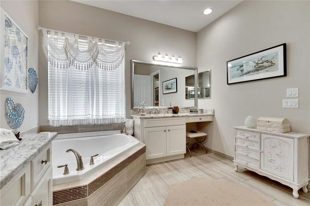 Bathroom, Interior, Recessed Lighting, Wood Texture Flooring
