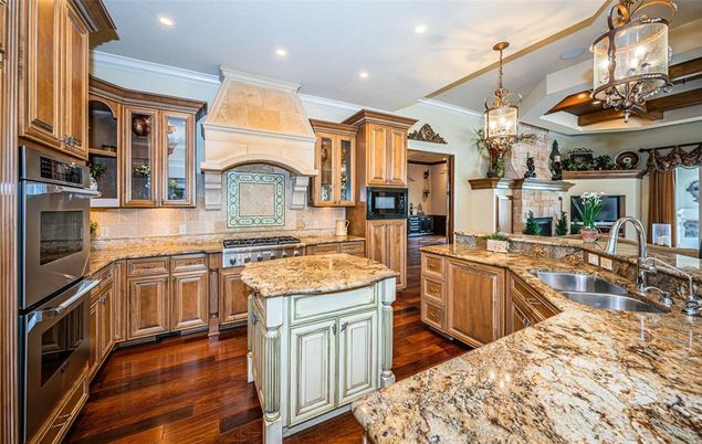Fireplace, Interior, Kitchen, Pendant Lights, Recessed Lighting, Wood Texture Flooring