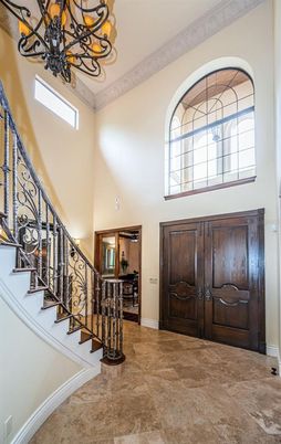 Chandelier, Interior