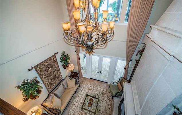 Chandelier, Interior, Living room