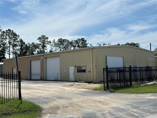 Detached Garage, Exterior