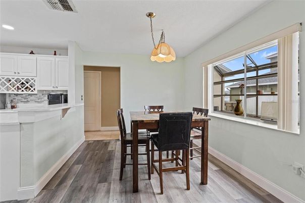 Dining room, Interior, Kitchen, Pendant Lights, Recessed Lighting, Wood Texture Flooring